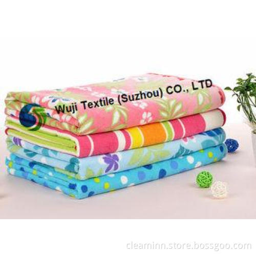 Eco-friendly Red and Blue Floral Printed Beach Towels, Micr